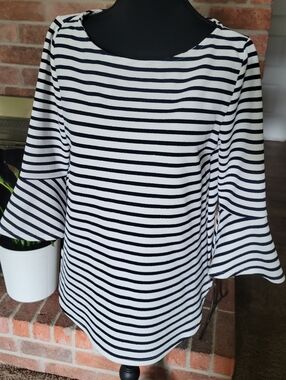 Striped Bell-Sleeve Women's Top - White & Navy